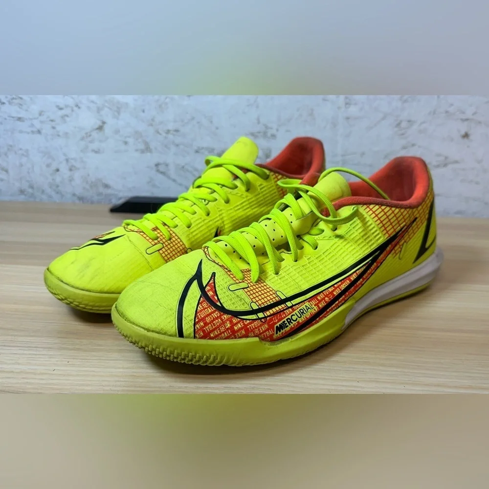 Nike Mercurial Vapor 12 Academy volt/ bright crimson Indoor Sport shoes